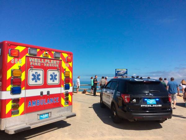 Shark attacks and kills a man who was boogie-boarding at a Cape Cod beach