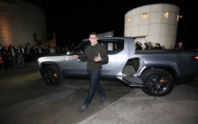 Rivian debuts electronic pickup and jeep, created in order to look great, getting dirty
