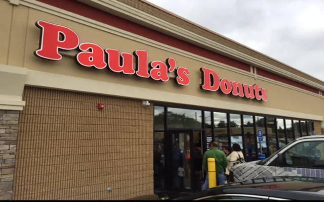 Paula's donuts are locked in front of the winter vortex