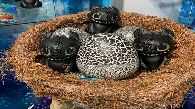 OMG, this hatching Toothless is similar to Hatchimal, but how to exercise the Dragon's personal style