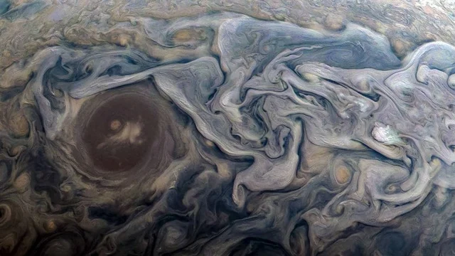 Fresh photos from Jupiter look like a view of van Gogh