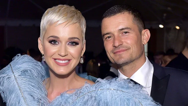 Katy Perry and Orlando bloom are trading: to see a cool flower ring
