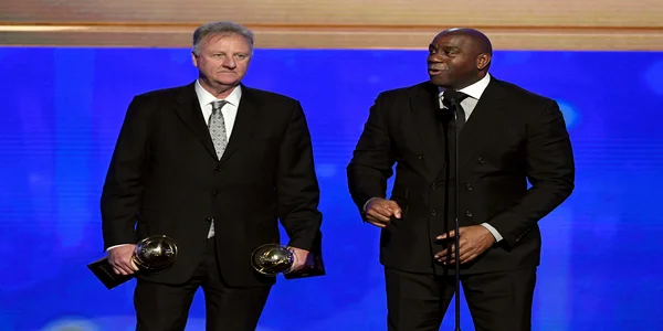 Larry Bird and Magic Johnson Receive NBA lifespan action Award