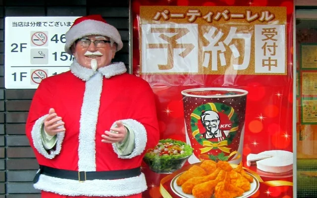 Instead of this, in order to cook a giant Turkey or ham with all the finishing, families in the land of the rising sun bought a huge bucket of KFC. 